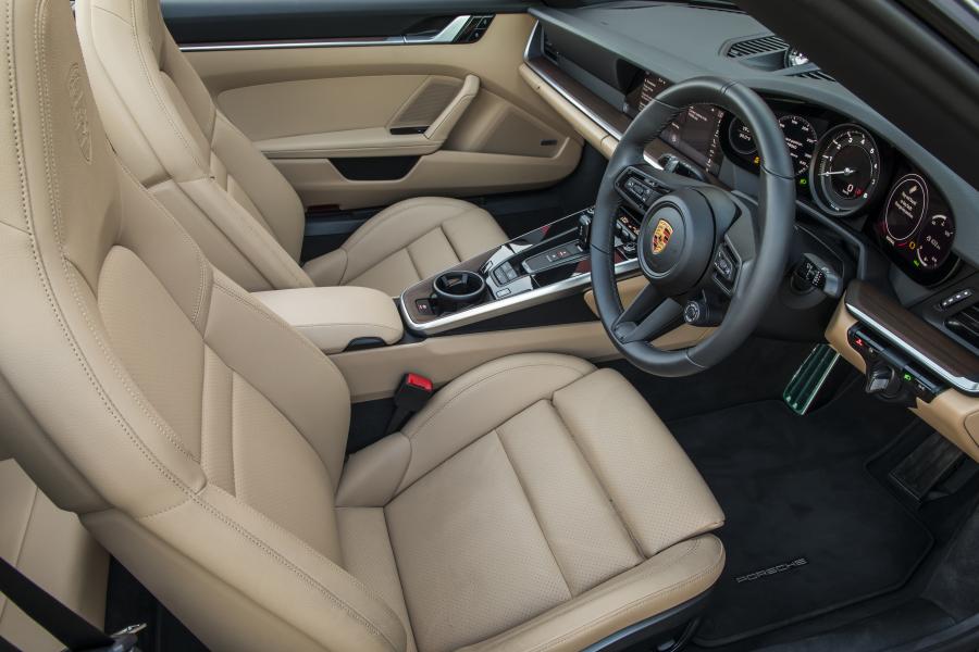 Интерьер Porsche 911 Carrera S Cabriolet 2020 года  (AU) (фото 5 из 25)